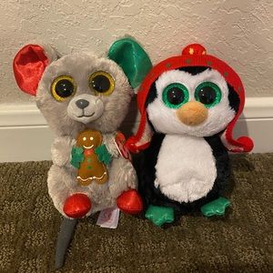 2 small christmas beanie boos with sparkly eyes! 🐀🐧